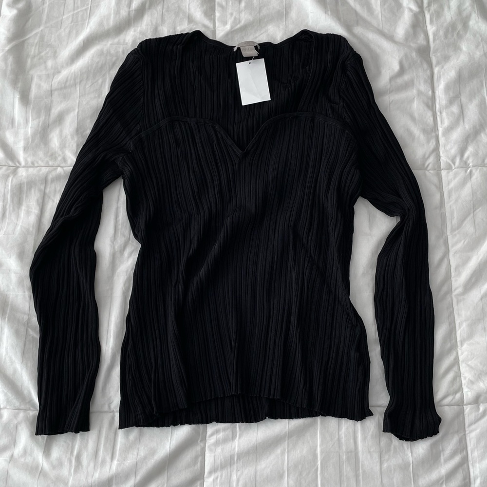 NWT H&M Black Sweetheart Neck Long Sleeve Crinkle Top - Picture 2 of 5